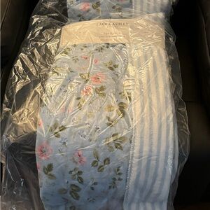 Laura Ashley Reversible Oversized Super Plush Throw 50x70